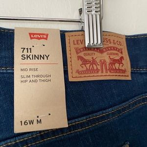Levi’s 16 711 skinny mid rise